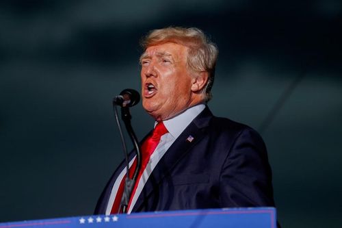 Căng thẳng giữa ông Trump và ĐH Harvard đang ngày càng leo thang. Ảnh: Reuters.