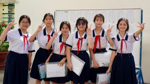 Thí sinh tại điểm thi trường THCS Nguyễn Thị Hương, huyện Nhà Bè