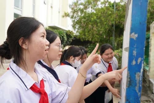 Thí sinh tại điểm thi trường THCS Nguyễn Thị Hương, huyện Nhà Bè