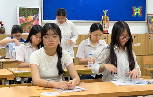 Thí sinh chuẩn bị thi môn đầu tiên trong sáng 7/6.