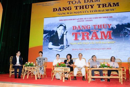  Quang cảnh buổi tọa đàm. Ảnh: NGUYỄN TRANG 