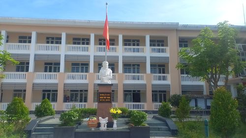  Ngày nay, tại Quảng Ngãi có trường Cao đẳng Y tế Đặng Thùy Trâm, mang tên Anh hùng liệt sĩ, bác sĩ Đặng Thùy Trâm. Ảnh: NGUYỄN TRANG 