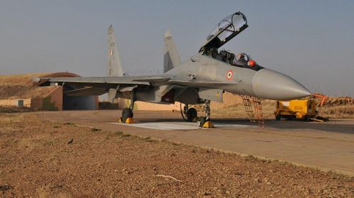 Tiêm kích Su-30MKI hiện đang sử dụng radar N011M Bars của Nga với ăng ten mảng pha quét thụ động (PESA) được phát triển vào những năm 1980, đã tỏ ra khá lạc hậu so với công nghệ ngày nay.