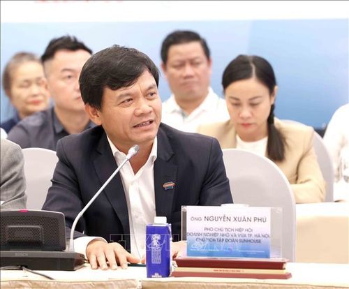 Ông Nguyễn Xuân Phú, Phó Chủ tịch Hiệp hội Doanh nghiệp Nhỏ và Vừa Hà Nội, Chủ tịch Tập đoàn Sunhouse phát biểu tại diễn đàn. Ảnh: Phương Hoa/TTXVN