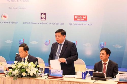 Đồng chí Nguyễn Chí Dũng, Ủy viên Trung ương Đảng, Phó Thủ tướng Chính phủ phát biểu tại Diễn đàn. Ảnh: Thành Trung