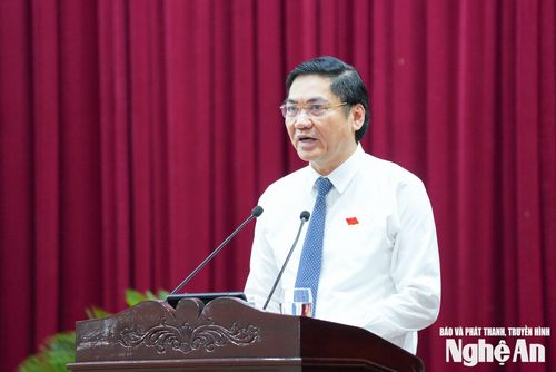 Đồng chí Hoàng Nghĩa Hiếu - Phó Bí thư Thường trực Tỉnh ủy, Chủ tịch HĐND tỉnh khai mạc kỳ họp. Ảnh: Thành Cường
