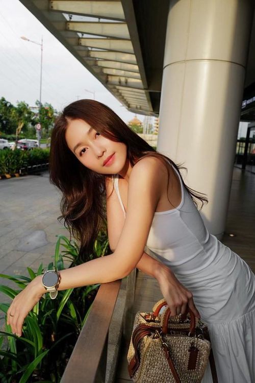 Nhan sắc xinh đẹp của Khả Ngân.