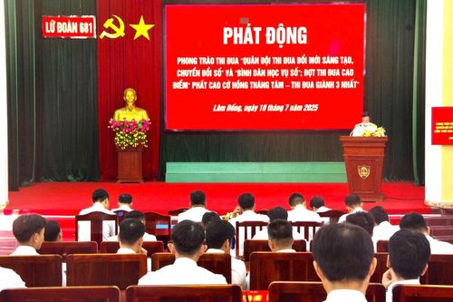 Quang cảnh buổi phát động