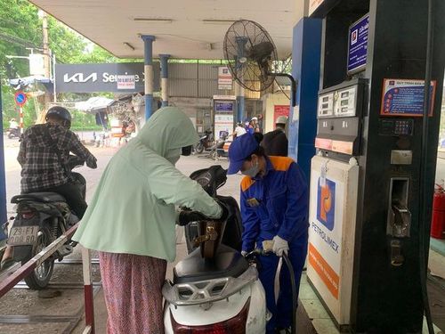 Giá xăng được điều chỉnh tăng trong kỳ điều hành hôm nay (10/7). Ảnh: Nguyễn Khánh