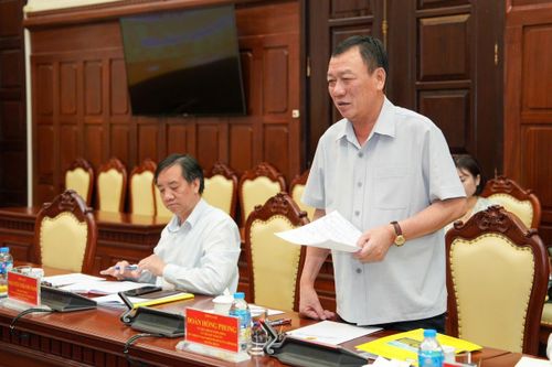 Đồng chí Đoàn Hồng Phong, Ủy viên Ban Chấp hành Trung ương Đảng, Ủy viên Ban Thường vụ, Chủ nhiệm Ủy ban Kiểm tra Đảng ủy Chính phủ phát biểu tại Hội nghị