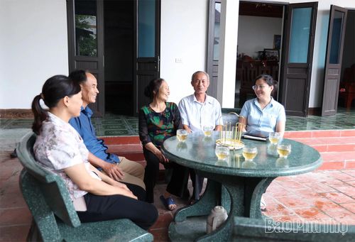 Chính quyền xã Thái Hòa thăm hỏi, động viên các gia đình chính sách, người có công với cách mạng trên địa bàn.