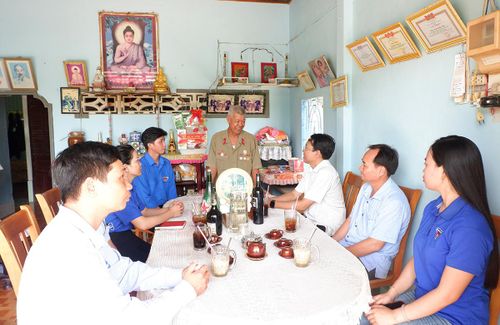 Thương binh Phan Hồng Tấn dặn dò thế hế trẻ nỗ lực xây dựng quê hương giàu đẹp