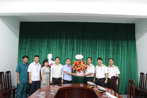 Đoàn công tác của Lữ đoàn 171 thăm chính quyền và nhân dân phường Tam Thắng, TPHCM
