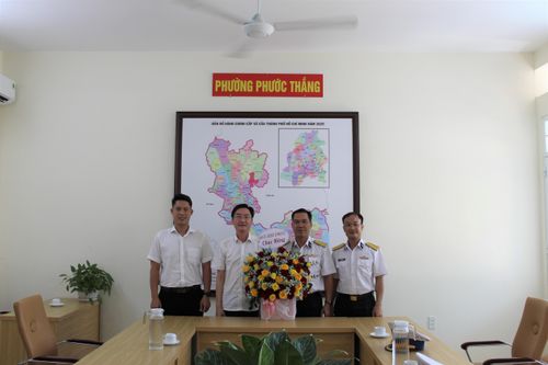 Đoàn công tác của Lữ đoàn 171 thăm chính quyền và nhân dân phường Phước Thắng, TPHCM