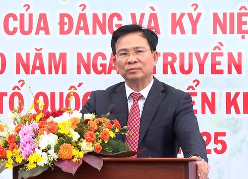  Phó Bí thư Tỉnh ủy, Chủ tịch UBND tỉnh Hồ Văn Mười phát biểu tại buổi lễ.