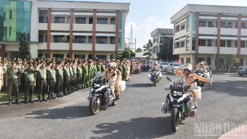 Công an tỉnh Đồng Tháp ra quân tấncông, trấn áp tội phạm.
