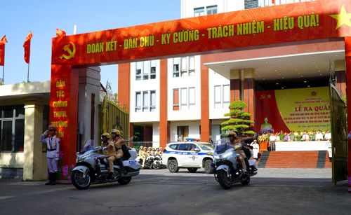 Lực lượng Công an ra quân trấn áp tội phạm.
