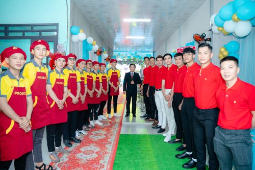  Đội ngũ nhân viên của Thiên Tân và Probio Food 