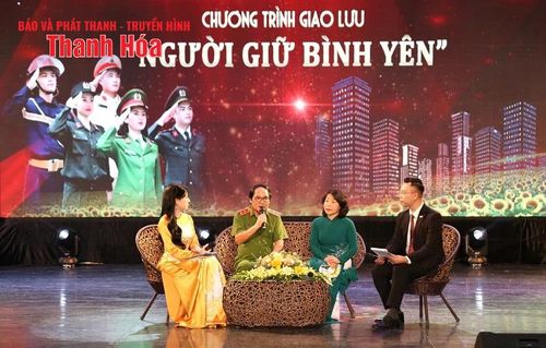 Trung tướng Đồng Đại Lộc, nguyên Phó Tổng cục trưởng Tổng cục Cảnh sát Nhân dân, nguyên Giám đốc Công an tỉnh Thanh Hóa và đồng chí Nguyễn Thị Hiền, Bí thư Đảng ủy phường Đông Tiến tham gia giao lưu trực tiếp tại chương trình.
