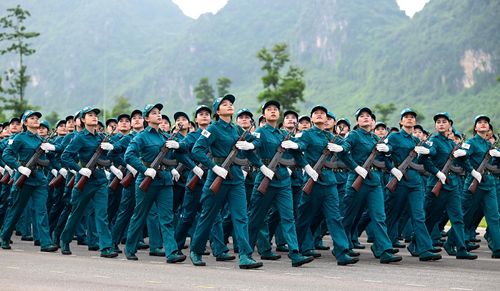 Khối Dân quân miền Bắc tham gia hợp luyện