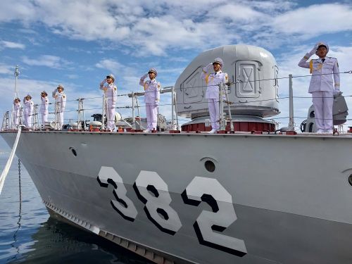 Các đơn vị tham gia huấn luyện cho lễ diễu binh trên biển