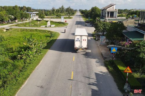 Việc đầu tư lắp đặt cụm đèn tín hiệu giao thông nhằm đảm bảo trật tự ATGT cho Nhân dân địa phương nói riêng và người, phương tiện tham gia giao thông nói chung. Dự án do Sở Xây dựng làm chủ đầu tư, được thực hiện giai đoạn năm 2025 - 2026.