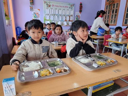 Dù đã cải thiện dinh dưỡng và thể lực cho học sinh, nhưng tình trạng suy dinh dưỡng ở vùng sâu, vùng xa và thừa cân, béo phì ở đô thị vẫn là thách thức lớn