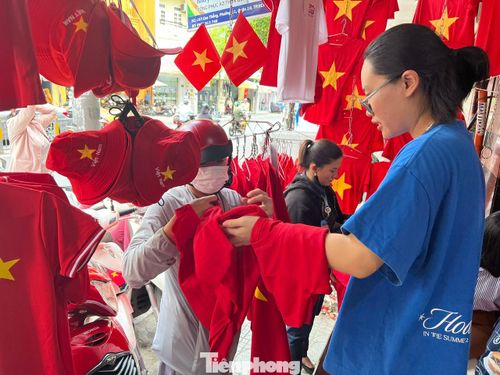  Hộ kinh có doanh thu trên 200 triệu đồng/năm sẽ phải bỏ thuế khoán từ đầu năm 2026. 