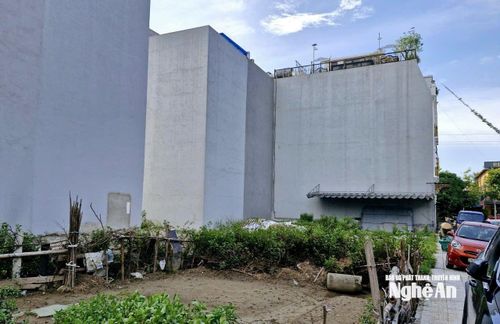 Dự án Chia lô đất ở tại xã Nghi Phú, thành phố Vinh (cũ) do Công ty CP Thiết bị và xây lắp Bưu điện Nghệ An làm chủ đầu tư. Ảnh: Nhật Lân