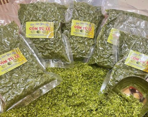  Cốm được đóng gói, hút chân không nhằm bảo quản cẩn thận, phục vụ nhu cầu du khách ở xa mua về làm quà. 