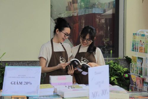 Niềm vui khi tìm được cuốn sách yêu thích