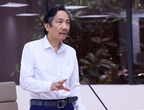 TS. Trần Anh Tuấn, Chủ tịch Hiệp hội Khoa học hành chính Việt Nam phát biểu. Ảnh: Văn Điệp – TTXVN