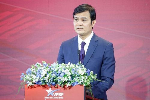 Ông Bùi Quang Huy, Ủy viên dự khuyết Trung ương Đảng, Phó Chủ tịch Ủy ban Trung ương Mặt trận Tổ quốc Việt Nam, Bí thư thứ nhất Trung ương Đoàn phát biểu tại Diễn đàn.