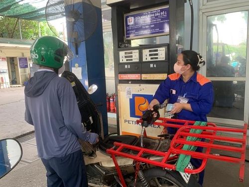 Giá xăng bật tăng trở lại trong kỳ điều hành ngày 18/9. Ảnh: Nguyễn Khánh