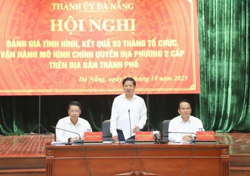 Bí thư Thành ủy Đà Nẵng Lương Nguyễn Minh Triết phát biểu chỉ đạo Hội nghị.