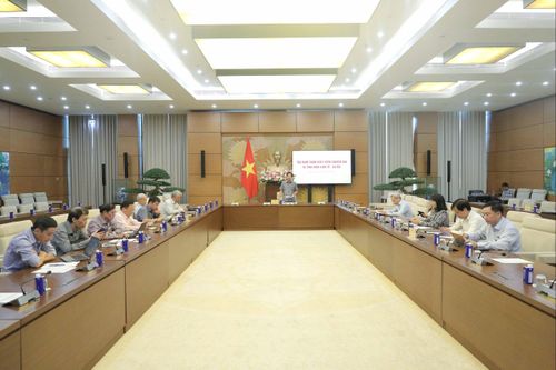 Toàn cảnh Tọa đàm tham vấn ý kiến chuyên gia về tình hình kinh tế - xã hội