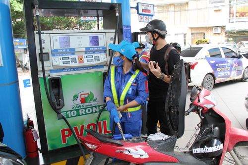 Giá xăng dầu đồng loạt giảm từ chiều 9/10 (Ảnh minh họa)