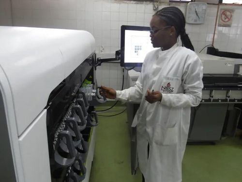 Dịch vụ Máu Quốc gia Zimbabwe luôn trong tình trạng khan hiếm máu.