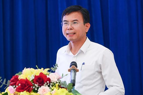 Ông Nguyễn Danh Hùng, Phó Giám đốc Sở Nông nghiệp và Môi trường Nghệ An chia sẻ tại sự kiện. Ảnh: Tùng Đinh