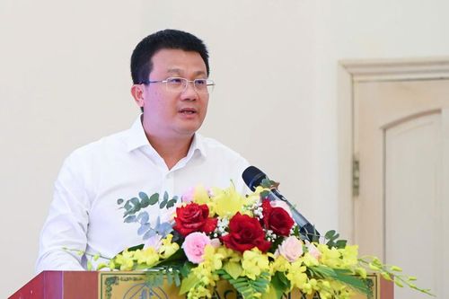 Ông Nguyễn Tuấn Quang, Phó Cục trưởng Cục Biến đổi khí hậu (Bộ Nông nghiệp và Môi trường) chia sẻ tại sự kiện. Ảnh: Tùng Đinh