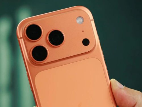 iPhone 17 Pro màu Cosmic Orange