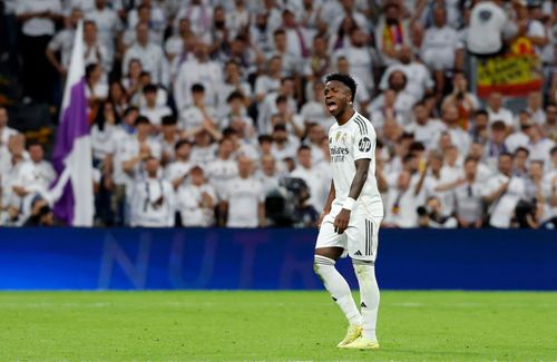 AS - Vinicius Real Madrid Barca.jpg