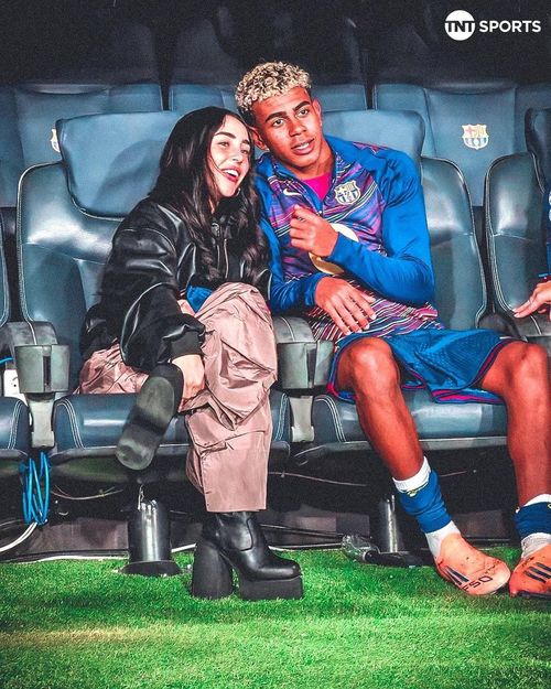Lamine Yamal đang có mối quan hệ yêu đương với rapper người Argentina hơn 7 tuổi, Nicki Nicole. Ảnh: TNT Sports