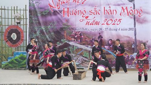 Nhiều hoạt động văn hóa, văn nghệ được bản Lao Chải 1 duy trì.