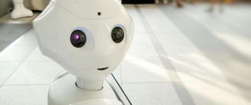 Hình ảnh một robot hình người với thiết kế hiện đại. Ảnh: Oil Price