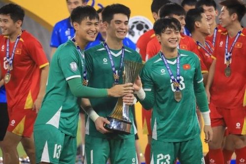 Vị trí trong khung gỗ U22 Việt Nam trở nên cạnh tranh.