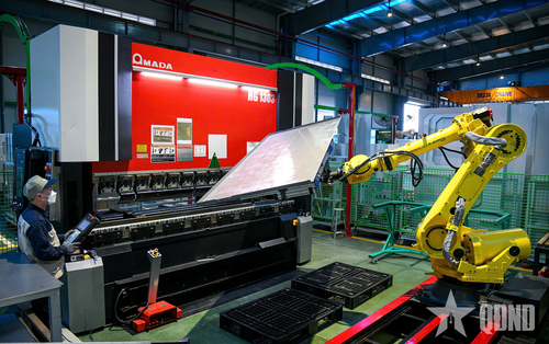 Các quy trình sản xuất cơ khí được vận hành bởi robot tự động đạt độ chính xác tuyệt đối của Công ty cổ phần Kỹ thuật Công nghiệp Á Châu. Ảnh: Thành Đạt 