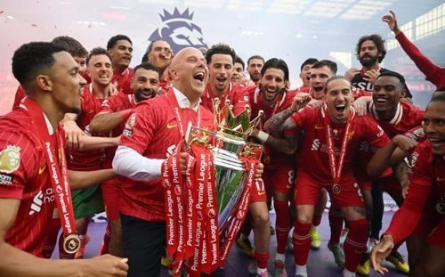 Slot được tung hô khi giúp Liverpool vô địch ngay mùa đầu tiên ông đến.