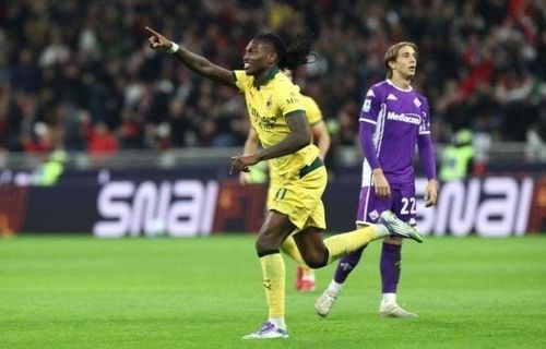 Leao tỏa sáng, Milan đánh chiếm ngôi đầu
