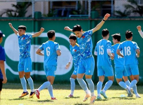 U22 Việt Nam tập trong buổi sáng nay 6/12 (Ảnh: VFF)